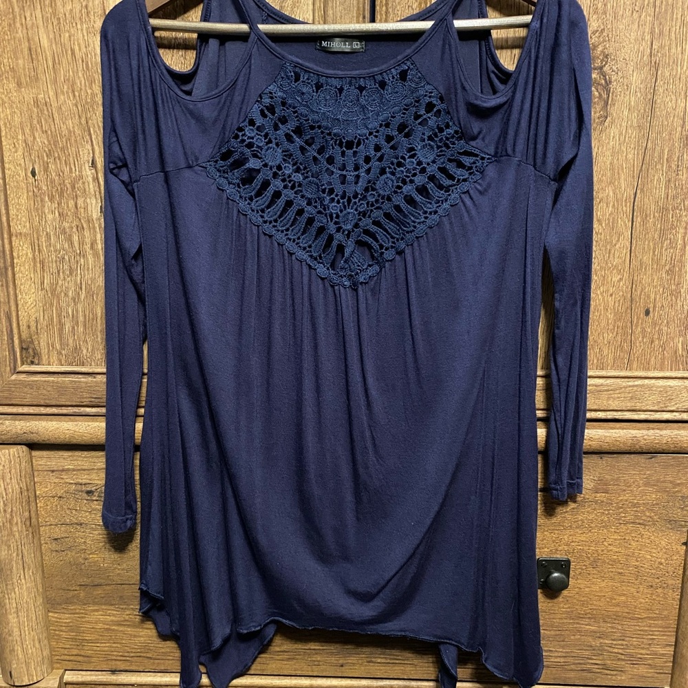 Woman’s Casual Top Navy Blue Lace Cold Shoulder Long Sleeve Loose Blouse Size: L